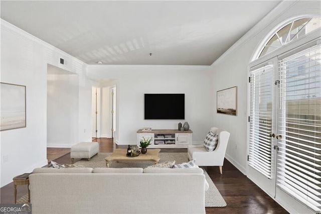 2161 Peachtree Road NE 205, Atlanta, GA 30309
