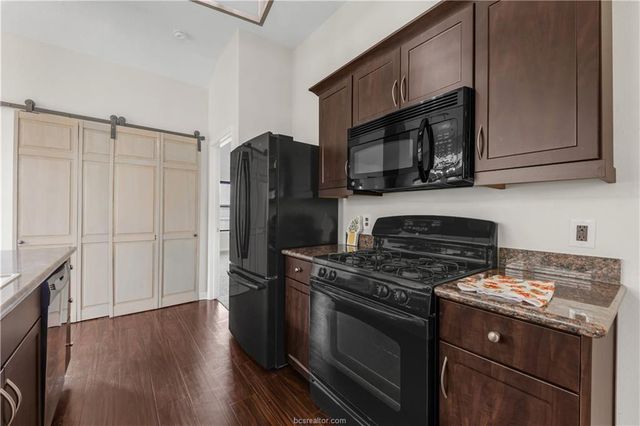 2031 Positano Loop, Bryan, TX 77808