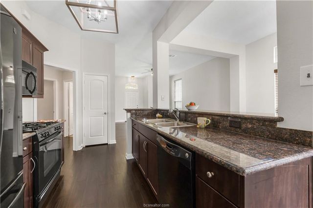 2031 Positano Loop, Bryan, TX 77808