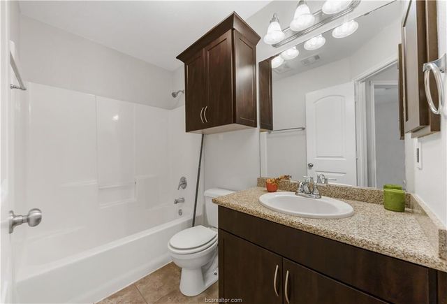 2031 Positano Loop, Bryan, TX 77808