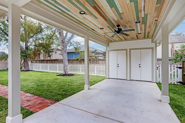 138 Lakeview Drive, Sugar Land, TX 77498
