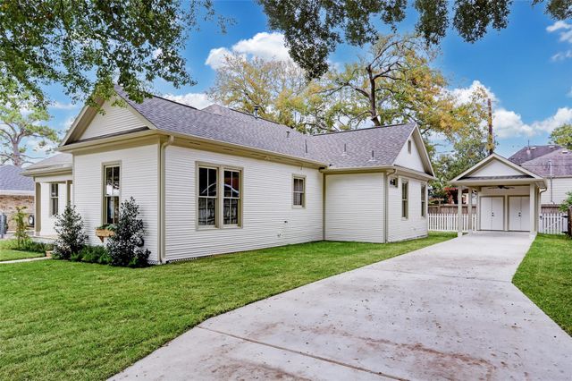 138 Lakeview Drive, Sugar Land, TX 77498