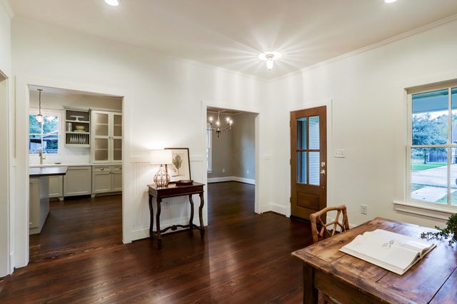 138 Lakeview Drive, Sugar Land, TX 77498