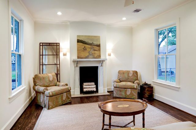 138 Lakeview Drive, Sugar Land, TX 77498