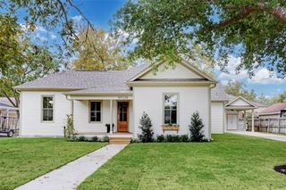 138 Lakeview Drive, Sugar Land, TX 77498