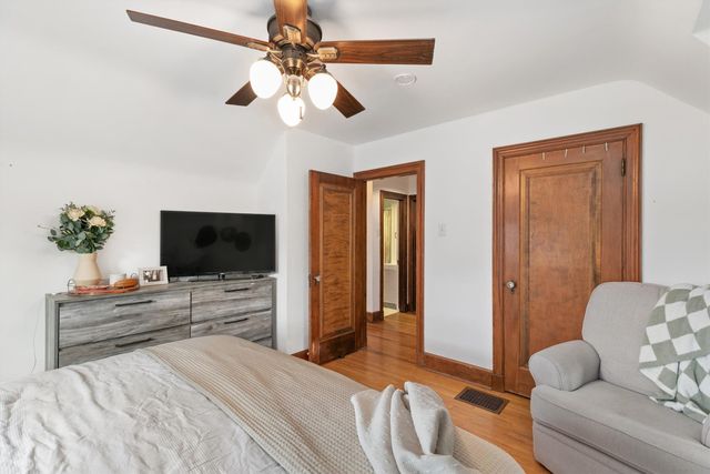 2720 44th Street, Des Moines, IA 50310