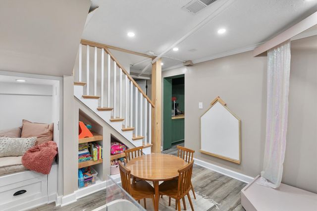 2720 44th Street, Des Moines, IA 50310