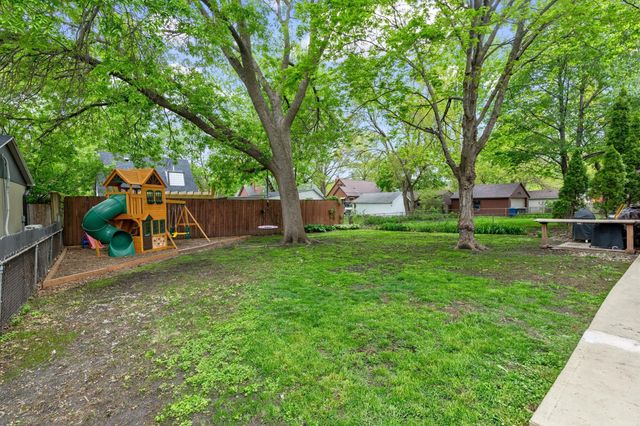 2720 44th Street, Des Moines, IA 50310
