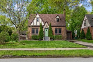 2720 44th Street, Des Moines, IA 50310