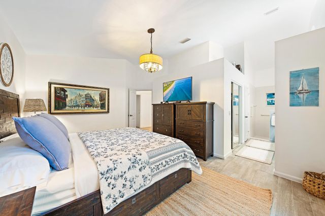 58 Admirals Court, Palm Beach Gardens, FL 33418