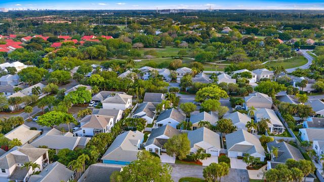 58 Admirals Court, Palm Beach Gardens, FL 33418