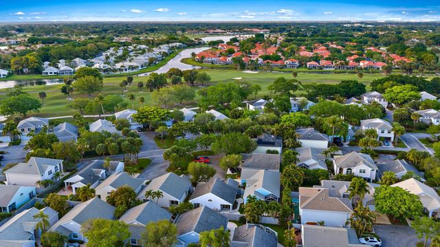58 Admirals Court, Palm Beach Gardens, FL 33418