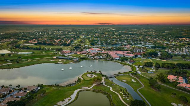 58 Admirals Court, Palm Beach Gardens, FL 33418