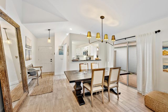 58 Admirals Court, Palm Beach Gardens, FL 33418