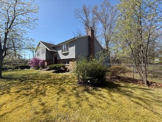 50-C Lake Pkwy, Webster, MA 01570