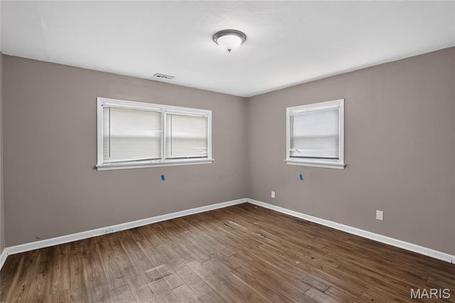 1565 Lakeside Lane, St Louis, MO 63138