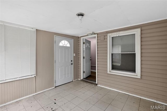 1565 Lakeside Lane, St Louis, MO 63138