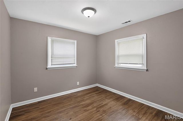 1565 Lakeside Lane, St Louis, MO 63138