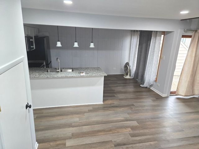 3341 Beacon Street 31, North Chicago, IL 60064