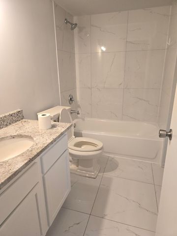 3341 Beacon Street 31, North Chicago, IL 60064