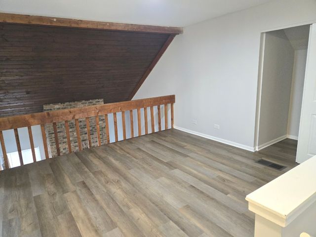 3341 Beacon Street 31, North Chicago, IL 60064