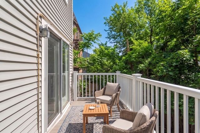 79 Bolton St 79, Boston, MA 02127
