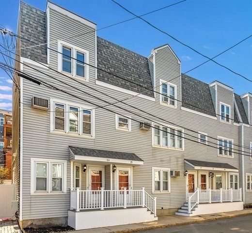 79 Bolton St 79, Boston, MA 02127