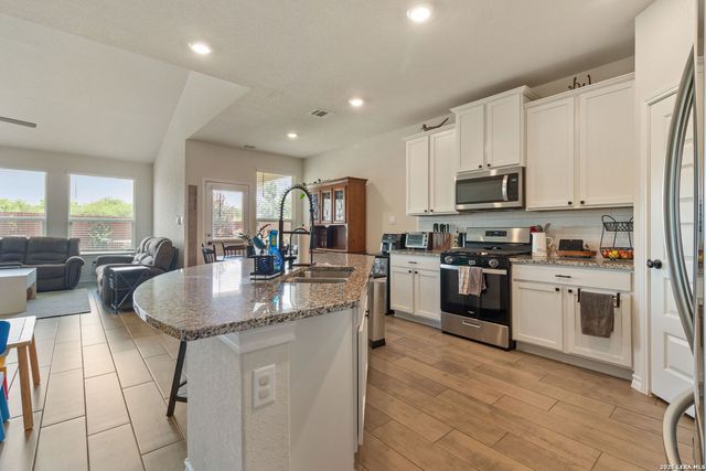 634 OVERLOOK RDG, Cibolo, TX 78108