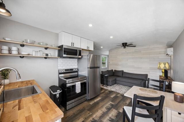 5130 Wonder Hill Road, Chappell Hill, TX 77426