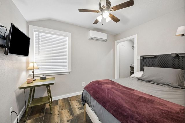 5130 Wonder Hill Road, Chappell Hill, TX 77426