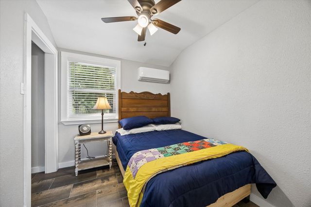 5130 Wonder Hill Road, Chappell Hill, TX 77426