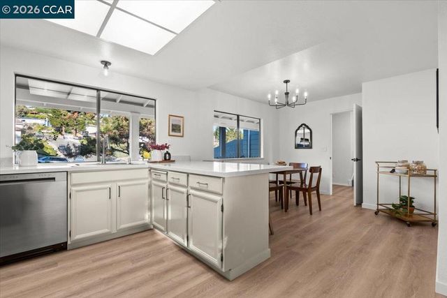 5129 Heavenly Ridge Ln, Richmond, CA 94803