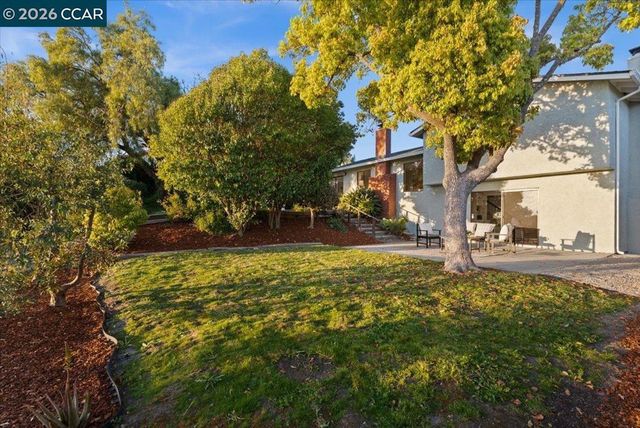 5129 Heavenly Ridge Ln, Richmond, CA 94803