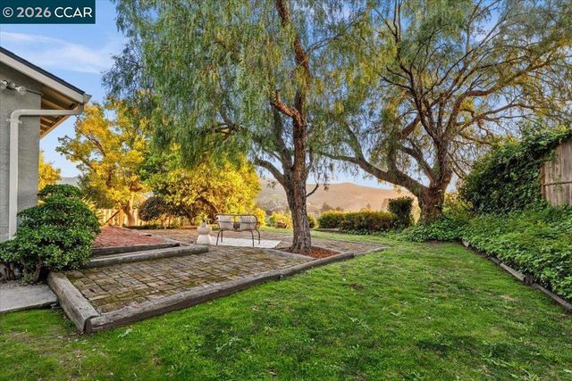 5129 Heavenly Ridge Ln, Richmond, CA 94803