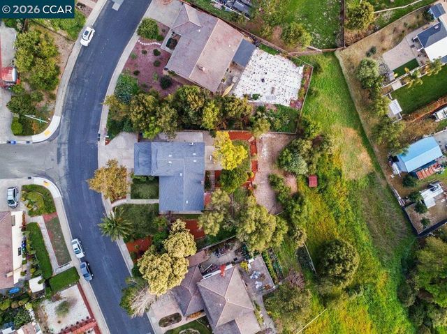 5129 Heavenly Ridge Ln, Richmond, CA 94803