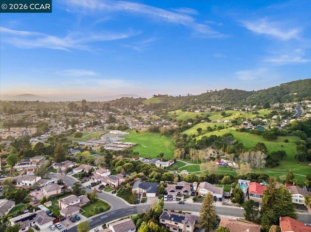 5129 Heavenly Ridge Ln, Richmond, CA 94803