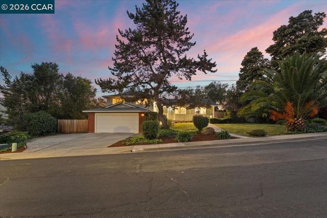 5129 Heavenly Ridge Ln, Richmond, CA 94803