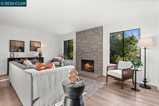 5129 Heavenly Ridge Ln, Richmond, CA 94803