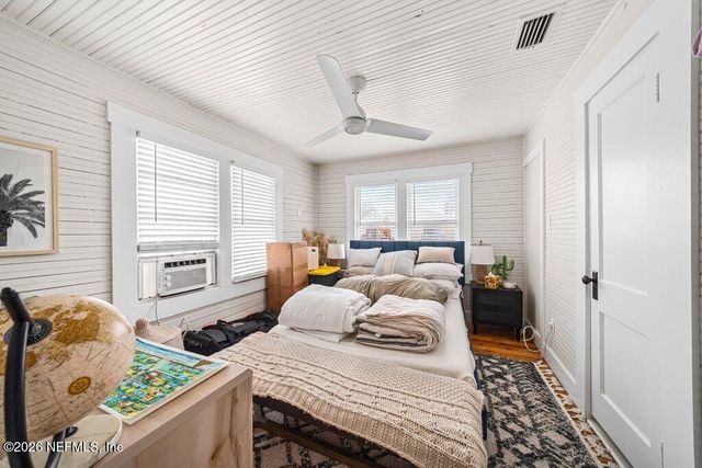 809 2ND Street S, Jacksonville Beach, FL 32250