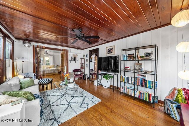 809 2ND Street S, Jacksonville Beach, FL 32250