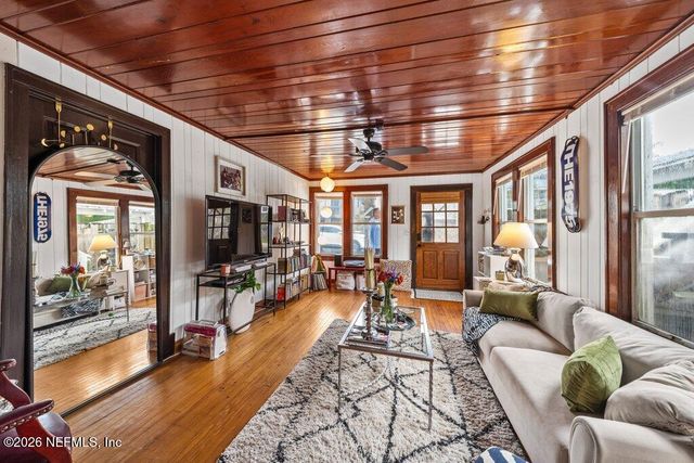 809 2ND Street S, Jacksonville Beach, FL 32250