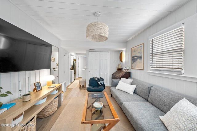 809 2ND Street S, Jacksonville Beach, FL 32250