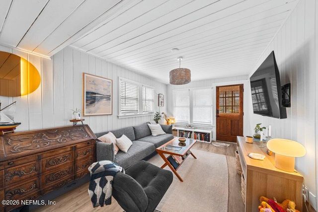 809 2ND Street S, Jacksonville Beach, FL 32250