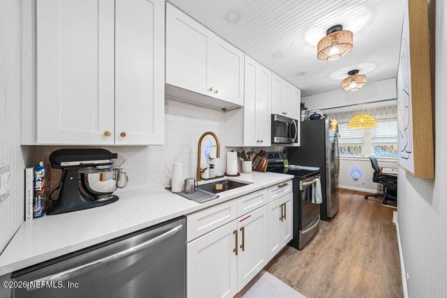 809 2ND Street S, Jacksonville Beach, FL 32250