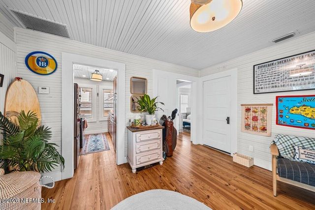 809 2ND Street S, Jacksonville Beach, FL 32250