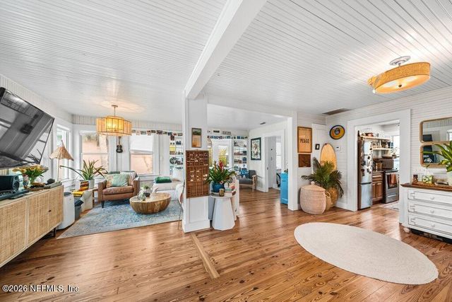 809 2ND Street S, Jacksonville Beach, FL 32250