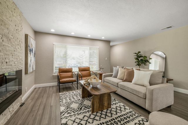 1405 Las Salinas Way, Sacramento, CA 95864