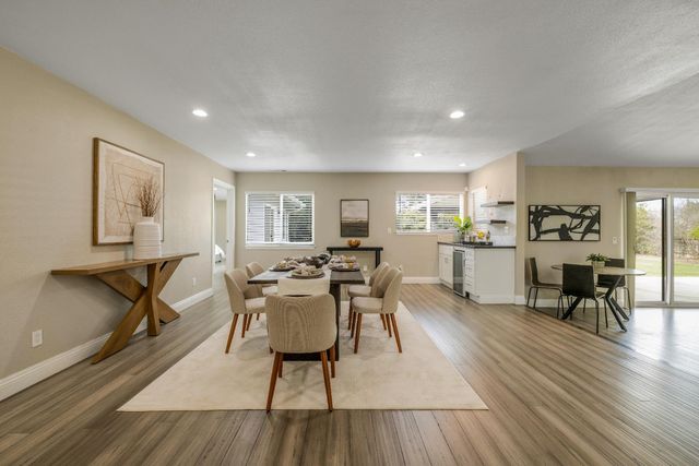 1405 Las Salinas Way, Sacramento, CA 95864