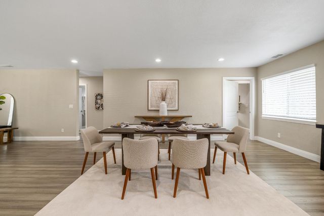 1405 Las Salinas Way, Sacramento, CA 95864