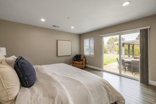 1405 Las Salinas Way, Sacramento, CA 95864